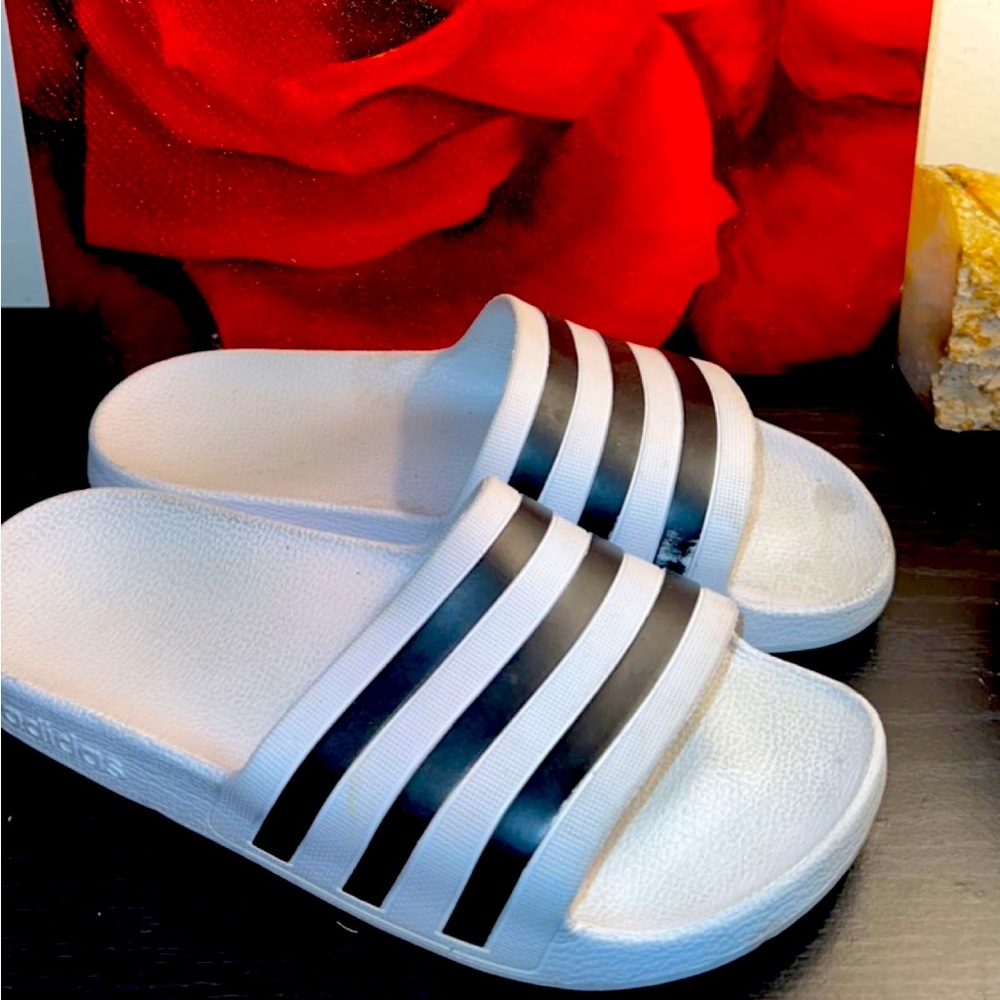 Used Women’s Adidas White/Black Slides
